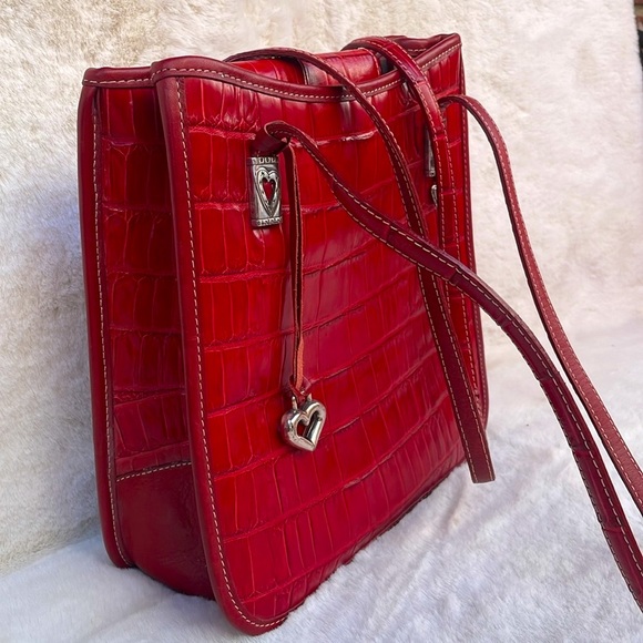 β€οΈπEUC Brighton Vintage Croc Leather Red Shoulder Bag w/ Silver Hardware Hearts - Picture 1 of 16